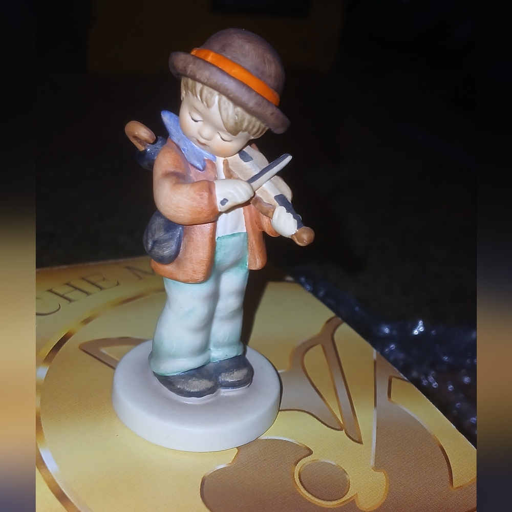 HUMMEL FIGURINE